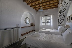 Anthemion Paros Villas & Suites