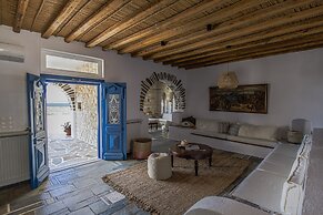 Anthemion Paros Villas & Suites