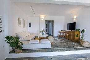 Anthemion Paros Villas & Suites