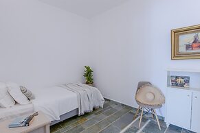 Anthemion Paros Villas & Suites