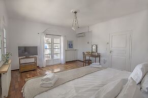 Anthemion Paros Villas & Suites