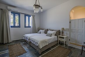 Anthemion Paros Villas & Suites
