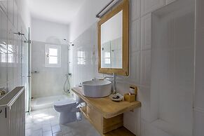 Anthemion Paros Villas & Suites