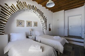 Anthemion Paros Villas & Suites