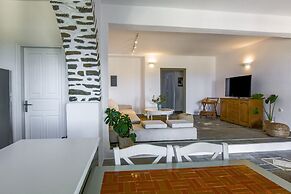 Anthemion Paros Villas & Suites