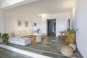 Anthemion Paros Villas & Suites