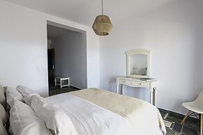 Anthemion Paros Villas & Suites