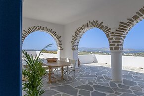 Anthemion Paros Villas & Suites