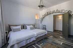 Anthemion Paros Villas & Suites