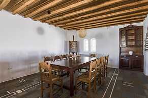 Anthemion Paros Villas & Suites