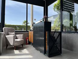 Gardenya Lara Suit Hotel