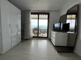 Gardenya Lara Suit Hotel