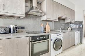 Phaedrus Living: City Center Sky Penthouse