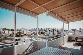 Phaedrus Living: City Center Sky Penthouse