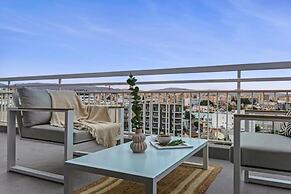 Phaedrus Living: City Center Sky Penthouse