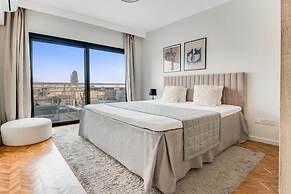 Phaedrus Living: City Center Sky Penthouse