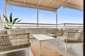 Phaedrus Living: City Center Sky Penthouse