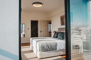 Phaedrus Living: City Center Sky Penthouse