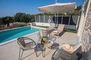 Majestic Stone Villa Sea View Pool