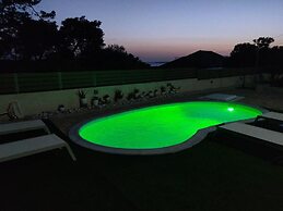 Arktos Sunset Villa