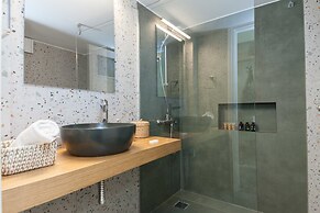 Pagrati Urban Oasis Getaway 2Bd Apt