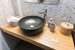 Pagrati Urban Oasis Getaway 2Bd Apt