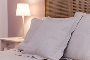 Pagrati Urban Oasis Getaway 2Bd Apt