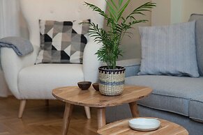 Pagrati Urban Oasis Getaway 2Bd Apt