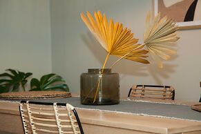 Pagrati Urban Oasis Getaway 2Bd Apt