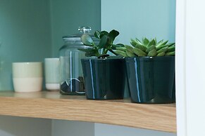 Pagrati Urban Oasis Getaway 2Bd Apt