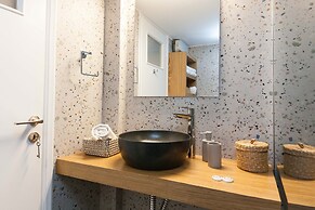 Pagrati Urban Oasis Getaway 2Bd Apt