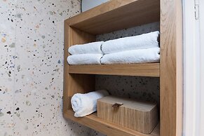 Pagrati Urban Oasis Getaway 2Bd Apt