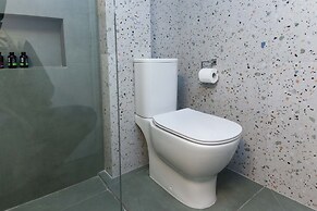 Pagrati Urban Oasis Getaway 2Bd Apt