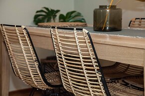 Pagrati Urban Oasis Getaway 2Bd Apt