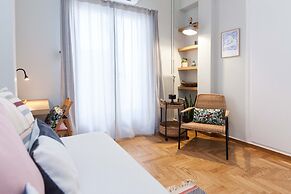 Pagrati Urban Oasis Getaway 2Bd Apt