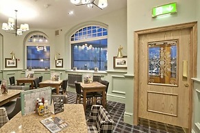 The Queen Hotel Wetherspoon