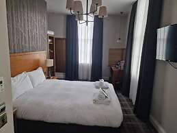 The Queen Hotel Wetherspoon