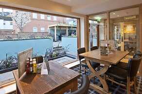 The Queen Hotel Wetherspoon