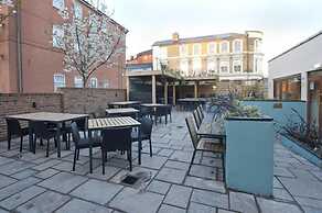 The Queen Hotel Wetherspoon