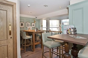 The Queen Hotel Wetherspoon