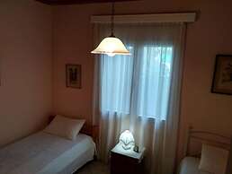 Aggelos House in Kalamitsi