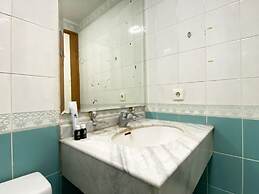 Comfort 2Br At Bona Vista Apartment