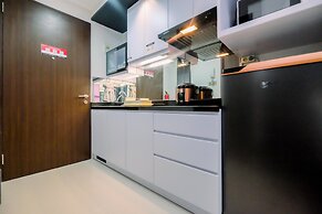 Cozy Stay Studio Transpark Cibubur Apartment