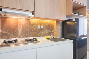 Comfort And Modern Look 2Br At 26Th Floor Samara Suites Apartment