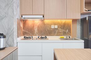 Comfort And Modern Look 2Br At 26Th Floor Samara Suites Apartment