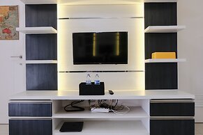 Homey And Cozy 2Br Apartment At Parahyangan Residence