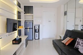 Homey And Cozy 2Br Apartment At Parahyangan Residence