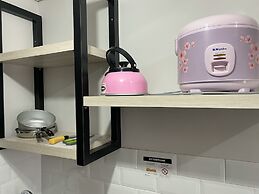 Homey And Warm Studio Transpark Juanda Bekasi Timur Apartment