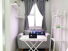 Homey And Warm Studio Transpark Juanda Bekasi Timur Apartment