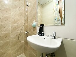 Homey And Warm Studio Transpark Juanda Bekasi Timur Apartment